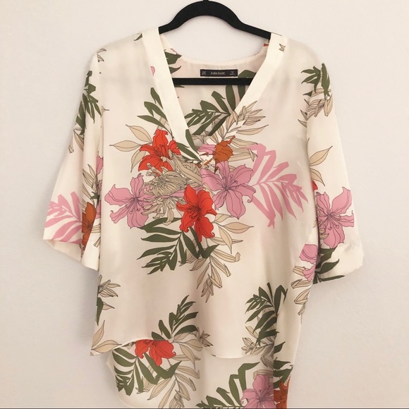 Zara Tops - ❌SOLD!❌Zara Basic Floral Blouse